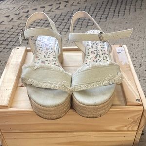 Women 8.5 sandals